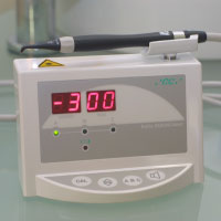 レーザー式非接触むし歯測定器(ダイアグノデント)